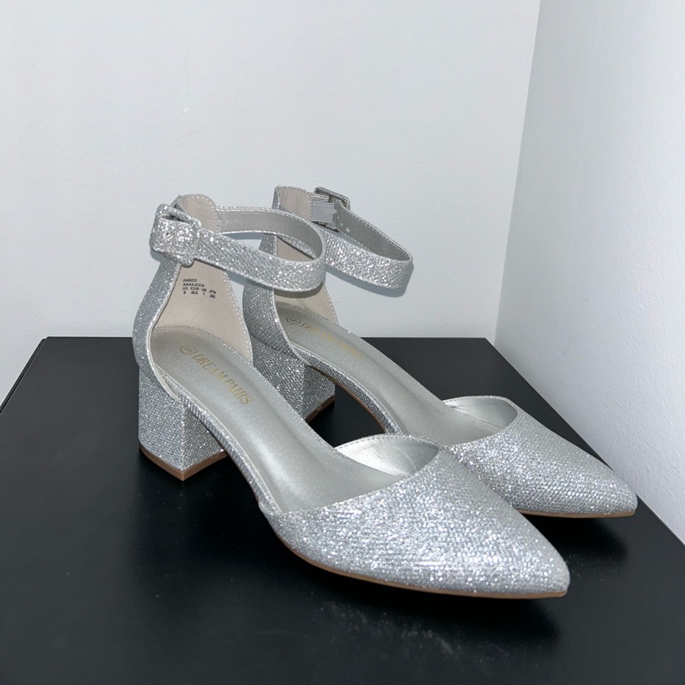 DREAM PAIRS Women's Chunky Closed Toe Low Block Heels Dress Pointed Toe.